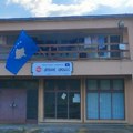 Upad u stanične objekte Železnice Srbije u Zvečanu i Leposaviću, skinute ćirilične table