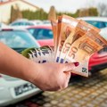 Država daje do 15.000 evra za automobil: Evo koje porodice mogu da dobiju polovinu novca za novo ili polovno vozilo