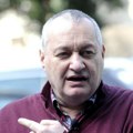 Srđan Milivojević se obratio novinarima ispred policijske stanice u Zemunu: Šta je bilo sa nasilnikom iz SNS