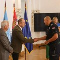 Gradonačelnik Đurić uručio nagrade istaknutim policajcima iz Policijske uprave Novi Sad Priznanje za hrabrost i…