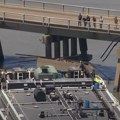 Brod se ponovo zakucao u most: Nova drama u SAD: Izlila se nafta, spasilačke službe blokirale čitav saobraćaj (video)