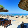 Prelepo grčko ostrvo postalo je nepodnošljivo za turiste Nema igla gde da padne - sve vrvi od ljudi, gužve su nezamislive