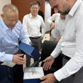 Gradonačelnik Novog Sada oglasio se iz šangaja Do kraja godine otvaranje fabrike SHAC