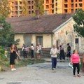 Prve fotografije sa mesta pucnjave u Novom Sadu: Muškarac i dalje zabarikadiran, komšije otkrile detalje