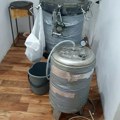 FOTO: Dvojac u Bečeju gajio psihoaktivne pečurke u dve laboratorije, a imali i drugu drogu