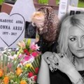 "Moja vilo, osam najtužnijih godina": Majka pokojne Done Ares neutešna, ljubi ćerkinu sliku i briše suze