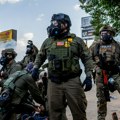Pucnji i haos na ulicama "srpskog grada"! Prizori kao iz ratne zone, stigla Nacionalna garda: Tramp šalje vojsku na ulice…