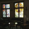 Zanat star više od veka: Porodica Stanišić čuva umetnost vitraža od 1908. godine