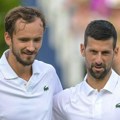 Đoković ne protestuje na Rolan Garosu, svi bruje o njegovor odluci, a sada se oglasio i Medvedev! Rus zagrmeo: "Siguran sam da…