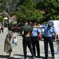 "Najbolji odgovor na mržnju - okupljanje u veri" Kosovska policija pretresala pravoslavne vernike na ulazu u manastir Svetih…