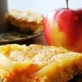 Kolač sa jabukama koji uvek uspeva! Jednostavan starinski recept, a miris cimeta ispuniće celu kuću
