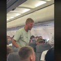 Pokušao da otvori vrata aviona: Drama na letu iz Zadra: Britanac pravio haos, jedva ga savladali (video)