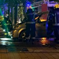 Pogledajte kako vatra "guta" vozilo u centru Beograda: Brzom intervencijom vatrogasaca sprečena veća nesreća