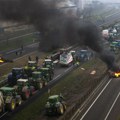 Španci blokirali auto-puteve širom zemlje: Nezadovoljni poljoprivrednici palili i gume (foto)