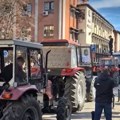 „Podrška studentima, protest zbog cene mleka“: I proizvođači mleka u blokadama