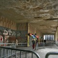 Jezivi prizori u najužem centru Beograda: Građani prolaze i ne mogu da veruju šta im se nalazi iznad glava dok idu na posao…