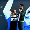 Svi gledaju u patike Jelene Đoković od 200 evra: Šik izdanje Novakove žene, uvek je u elegantna, a sada ovo (foto)