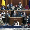 Haos u ukrajinskom parlamentu, odjekuje "Pada vlada": Bivši predsednik blokirao govornicu, traži ostavke i prijem kod…