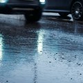 “Putevi Srbije“ apeluju na oprez u vožnji zbog pojave ledene kiše, poledice i jakog vetra