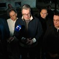 "Molimo se za njega" Vučić obišao Dačića na klinici za pulomologiju: Situacija teška, na respiratoru je