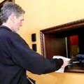 Vernici i studenti brane vladiku Justina: Predali zahtev Saboru SPC