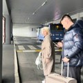 Ovo je budući zet Bosanca, Džidža prvi put u javnosti sa dečkom, uhvaćeni na aerodromu, pevačica progovorila o svadbi: "Biće…