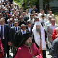 (Foto) Obeležene tri decenije od stradanja Srba u Podrinju i Birču, patrijarh Porfirije služio parastos