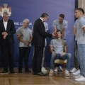 Predsednik objavio dirljiv snimak posle prijema košarkaša: "Ponosan na šapione" (VIDEO)