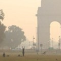 Nju Delhi zbog zagađenja zatvorio škole
