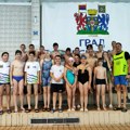 Škole “Svetozar Marković” i Gimnazija iz Leskovca pobedile na takmičenju u plivanju