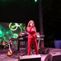 Dani porodice: Slavica Ćukteraš svojim nastupom otvorila muzičko veče na Donjem Kalemegdanu (foto)