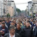 Počeo svečani marš "Besmrtni puk", na ulicama Beograda oko 10.000 ljudi! Odavanje počasti hrabrim precima koji su položili…