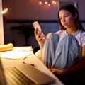 Onlajn generacija: Mnogima je dosta mobilnog telefona