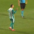 Bivši igrač Zvezde utišavao Škote: Radulović pogodio penal, odveo tim dalje, pa "spuštao" navijače na zemlju