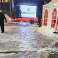FOTO Led je posle velike bruke i dalje tu: Pogledajte kako sada izgledaju stepenice ispred Arene