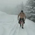 "Srpski Ajsmen" iz Leskovca prkosi minusu! Vladimir go do pojasa planinari na minus 10, pliva u zaleđenim jezerima, a sve zbog…
