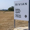 Rivijan predstavio jeftiniji električni automobil R2