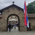 U Gračanici postavljen bilbord “Vidovdan 2026”
