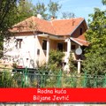 Ово је родна кућа певачице у коју јој је тешко да долази Ево шта Биљана Јевтић ради чим стигне у родно село