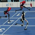 VIDEO Kineski humanoidni robot ponovo oborio rekord: Istrčao 100 metara za manje od devet sekundi