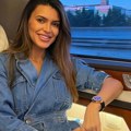 "Raduju se kada snimim pesmu, iako ne mogu da je čuju" Pevačica o gluvonemim roditeljima i odrastanju
