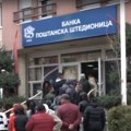 Zdravstveni radnici ispred Pošte u Gračanici: Ugrožena nam je egzistencija, pacijenti posebno pogođeni (video)