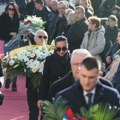 Ceca u crnom, jedva se drži Ražnatovićeva došla na sahranu Dragana Markovića Palme (video)