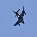 Srušio se avion direktno na pistu: Jeziv snimak kruži internetom; Buknula vatra VIDEO