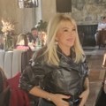 "Nosila sam pocepane čarape": Naša pevačica (71) otkrila šta joj se desilo pred nastup: Počela i da psuje, a danas ovo sebi…