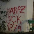 Žestoka provokacija u Herceg-Novom: Putnici iz autobusa ispisali grafite terorističke tzv. "OVK", meštani hteli da ih napadnu…