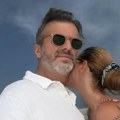 Sergej Trifunović uživa sa ženom u kraljevskom krevetu u Zanzibaru: Isidora podelila fotke sa plaže u tigrastom bikiniju…