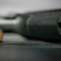 САД упозориле на кашњења испоруке оружја Европи