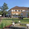 Ceo kraj priča o ovome: Nestvarna transformacija prostora zaraslog u korov - u Melencima nastaje prvi medonosni vrt