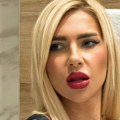 Jovana Jeremić pokazala rezultat operacije: Voditeljka slika ogromno poprsje: "Grudi jače od nečijih pištolja", komentarima se…